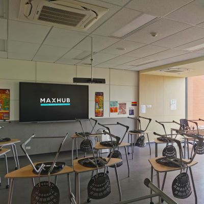 MAXHUB: Solusi Kolaborasi dan Komunikasi Modern untuk Bisnis dan Pendidikan